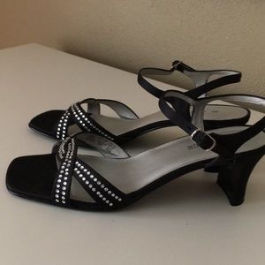 Metaphor Black Heels